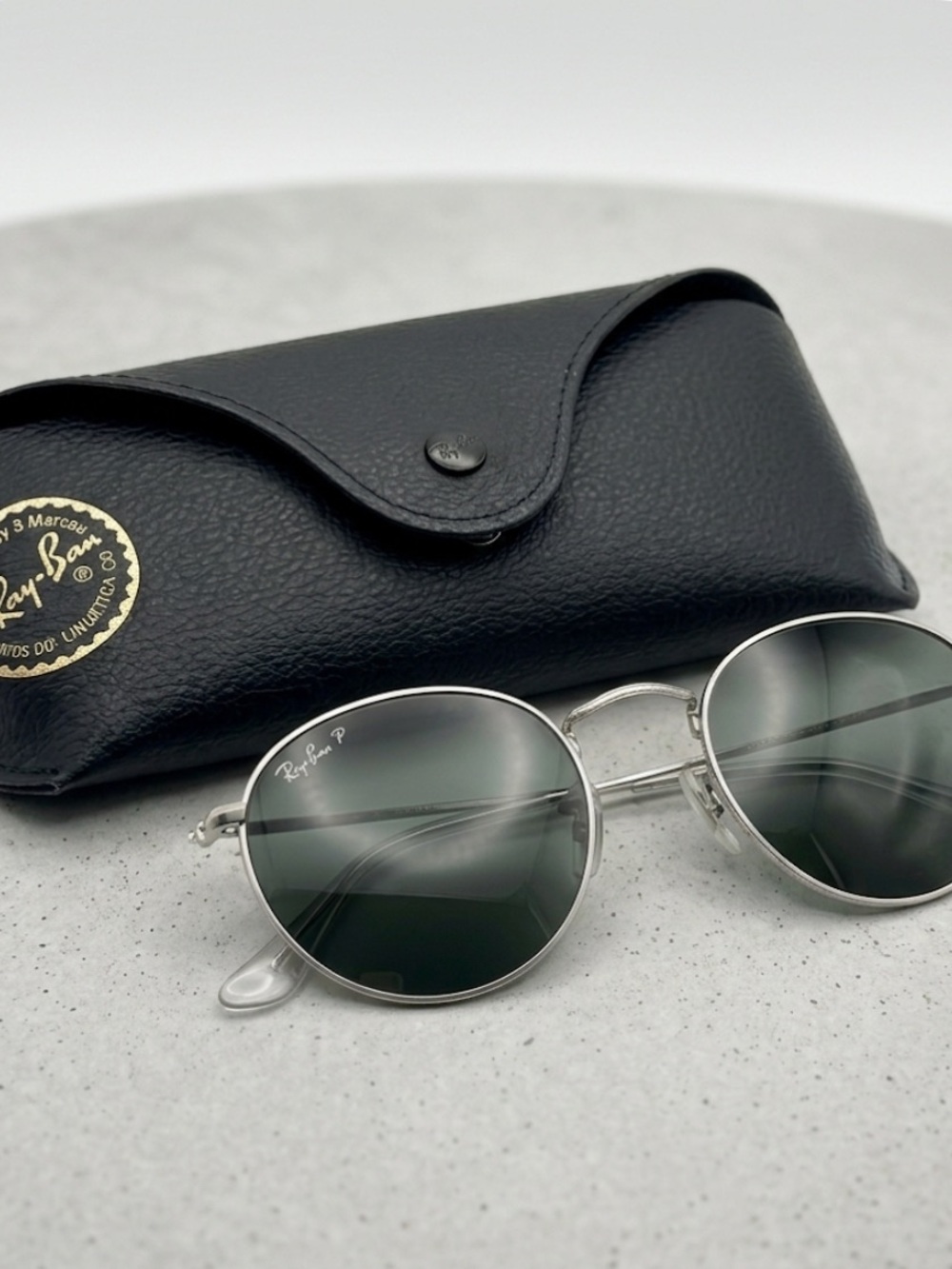 Ray-Ban Round Sunglasses with Gray Lenses